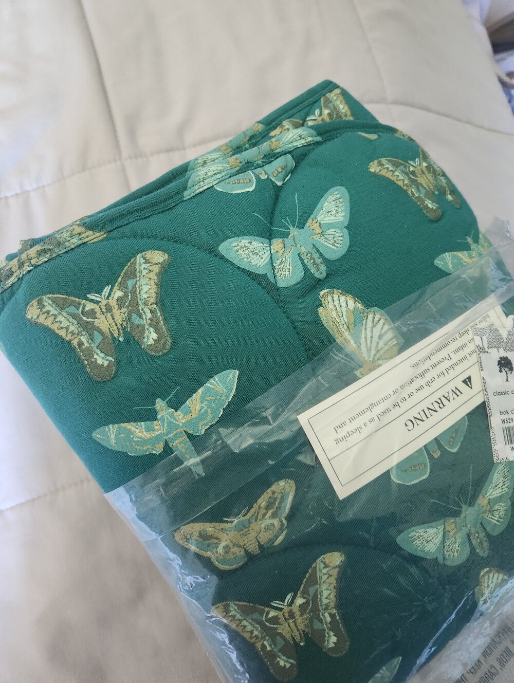 NWT Kate Quinn Bok Choy Moths Quilt